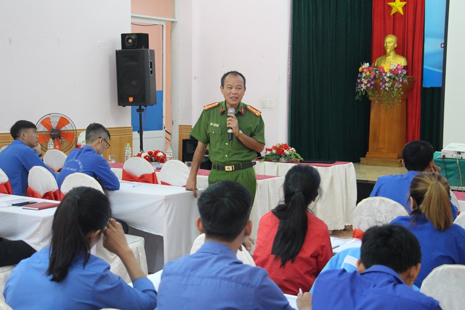 Phát huy vai trò của cơ sở Đoàn trong công tác tuyên truyền, giáo dục pháp luật cho đoàn viên, thanh thiếu nhi 